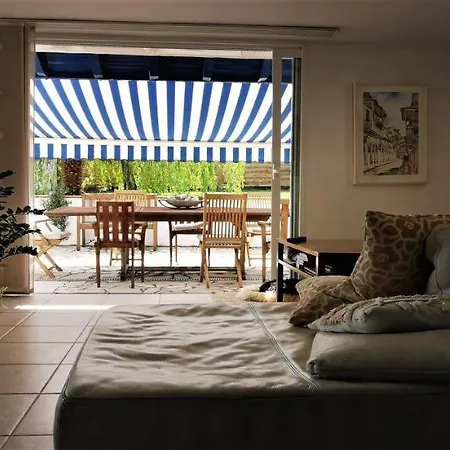 Avec Piscine A Вилла *